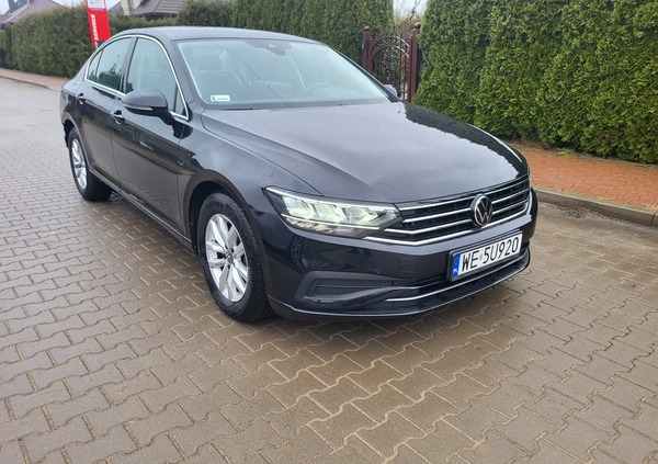 Volkswagen Passat cena 81500 przebieg: 37900, rok produkcji 2022 z Warszawa małe 667